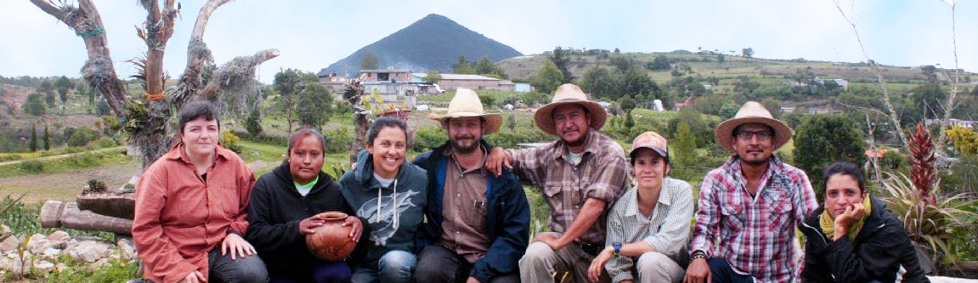 Research team of the Tonaltepec Ethnoarchaeological Project led by Dr. Verónica Pérez Rodriguez