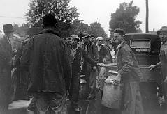 1939 DFU Milk Strike in Heuvelton and Canton - DFU picketing.