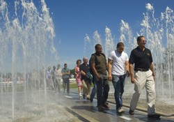 UAlbany welcomes students, faculty and staff back to campus with the dedication of the new Grand Entry Plaza, which features a walk-through fountain, bench seating and expanded green space.