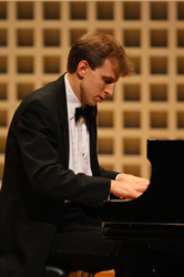 UAlbany's Duncan Cumming at the piano