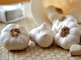 Whole bulbs of garlic.