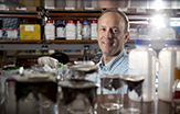 J. Andrew Berglund, diretor of UAlbany's RNA Institute
