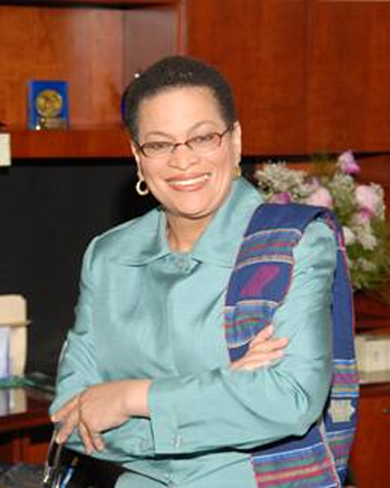 Dr. Julianne Malveaux 