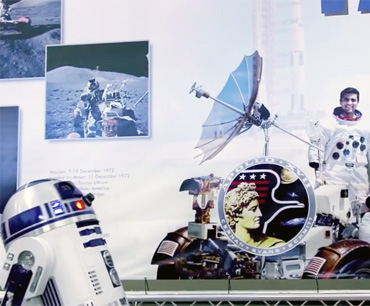 R2D2 Visits NASA