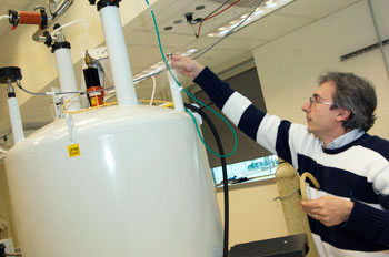 Alexander Shekhtman in his NMR lab