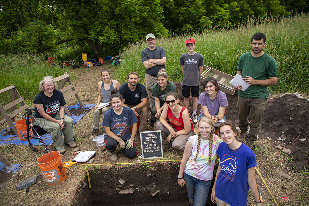 Students at the Pethick dig