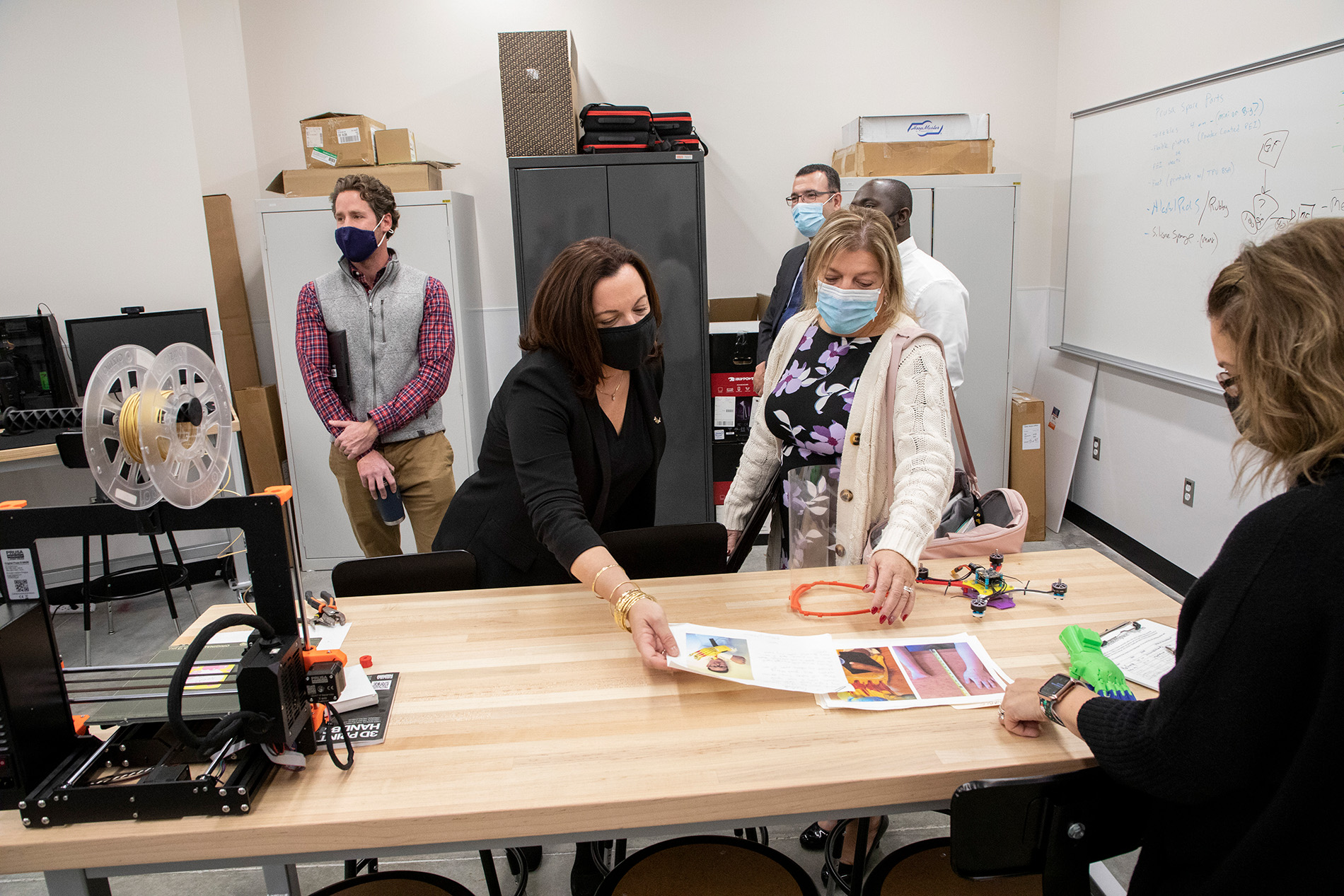 Griffiss Institute leaders tour the CEHC makerspace at ETEC.