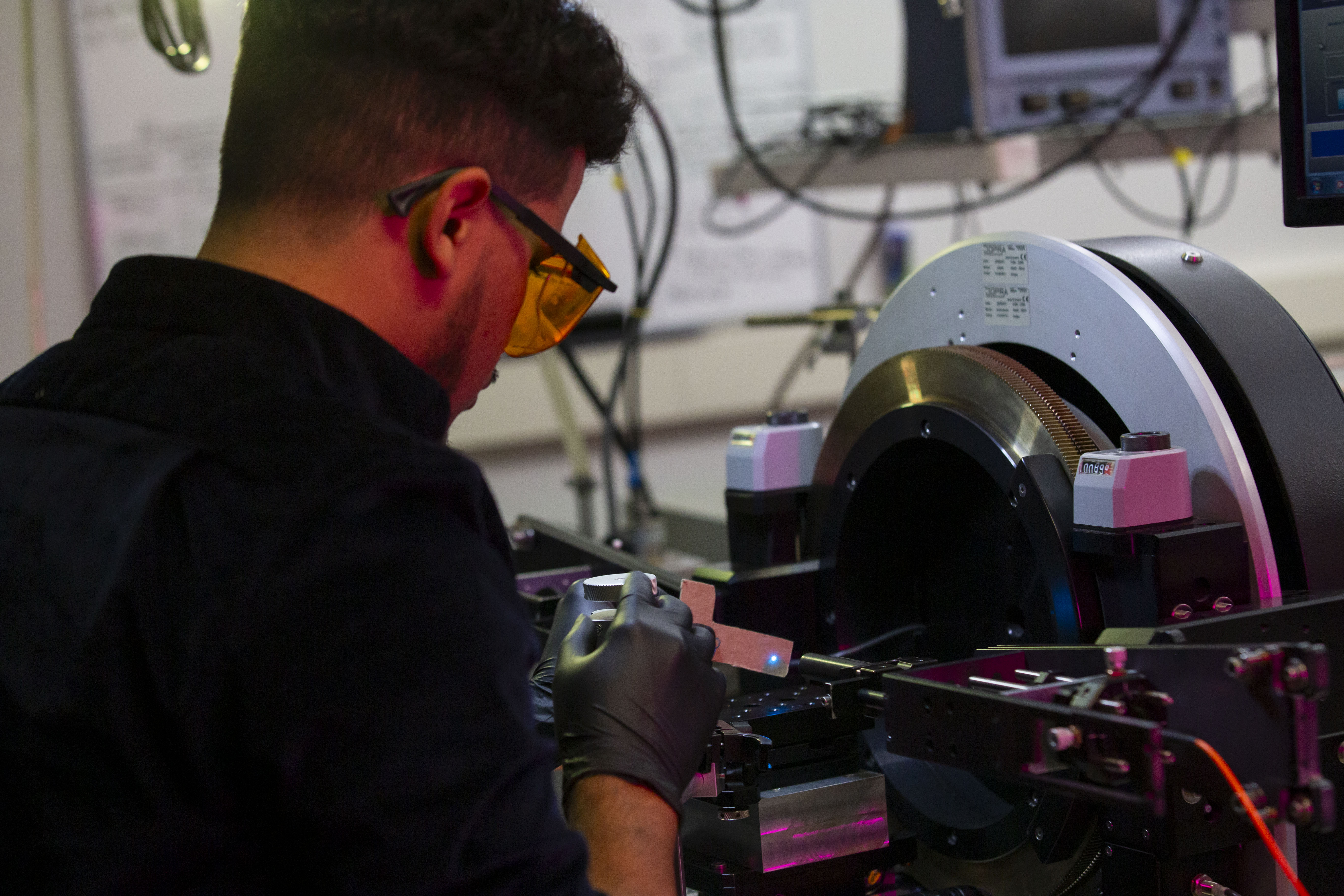 UAlbany's Kevin Reyes works in the lab of Prof. Spyros Gallis at NYCREATES' Albany NanoTech Complex.