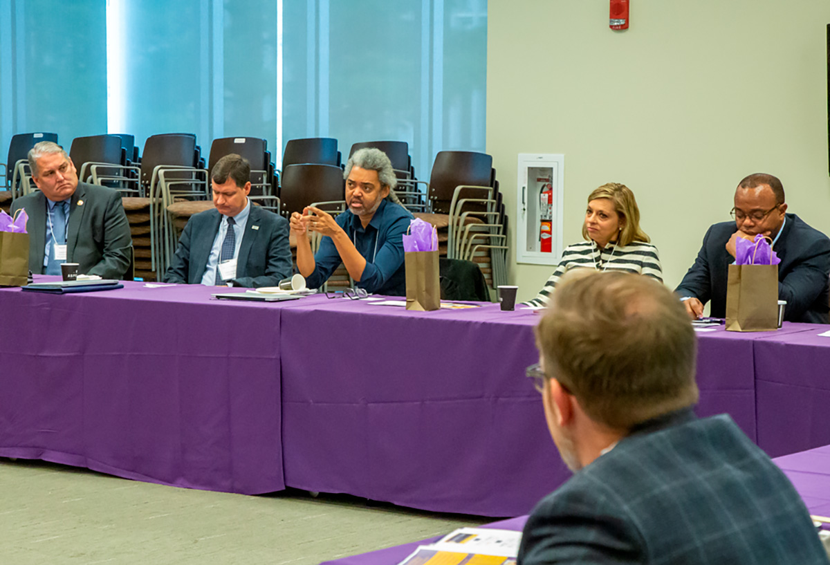 Alex Pieterse speaks at SOE superintendents breakfast