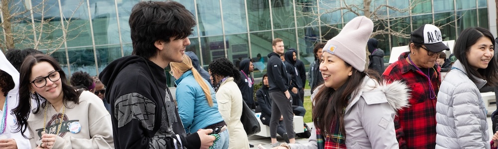 Students sign up for UAlbany Out of Darkness Walk