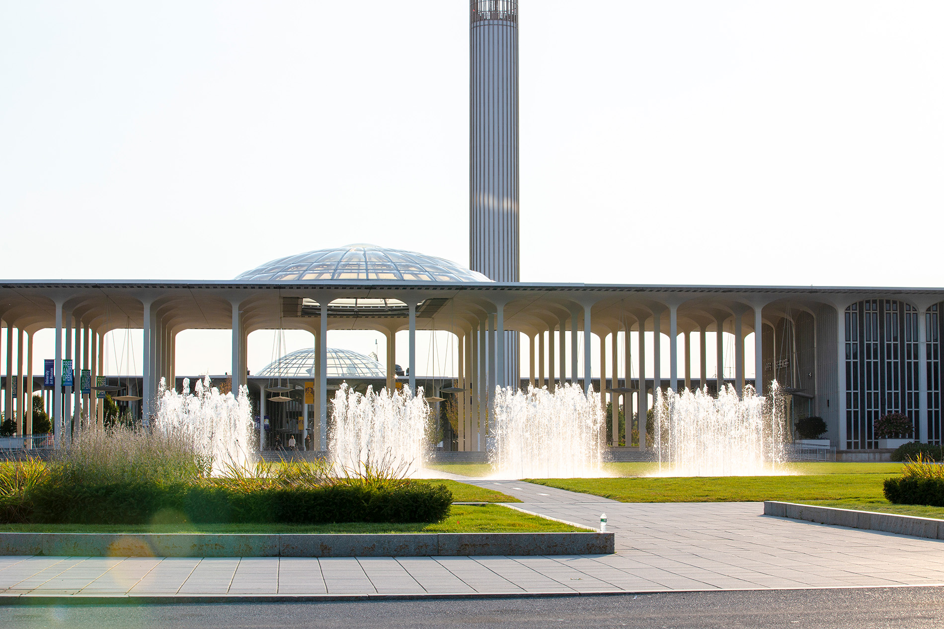 The entry fountain at UAlbany on a sunny day.