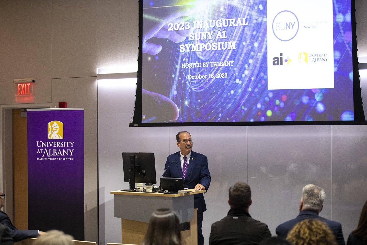 President Havidan Rodriguez opens the SUNY AI Symposium on Oct. 16 at ETEC. (Photo by Patrick Dodson)