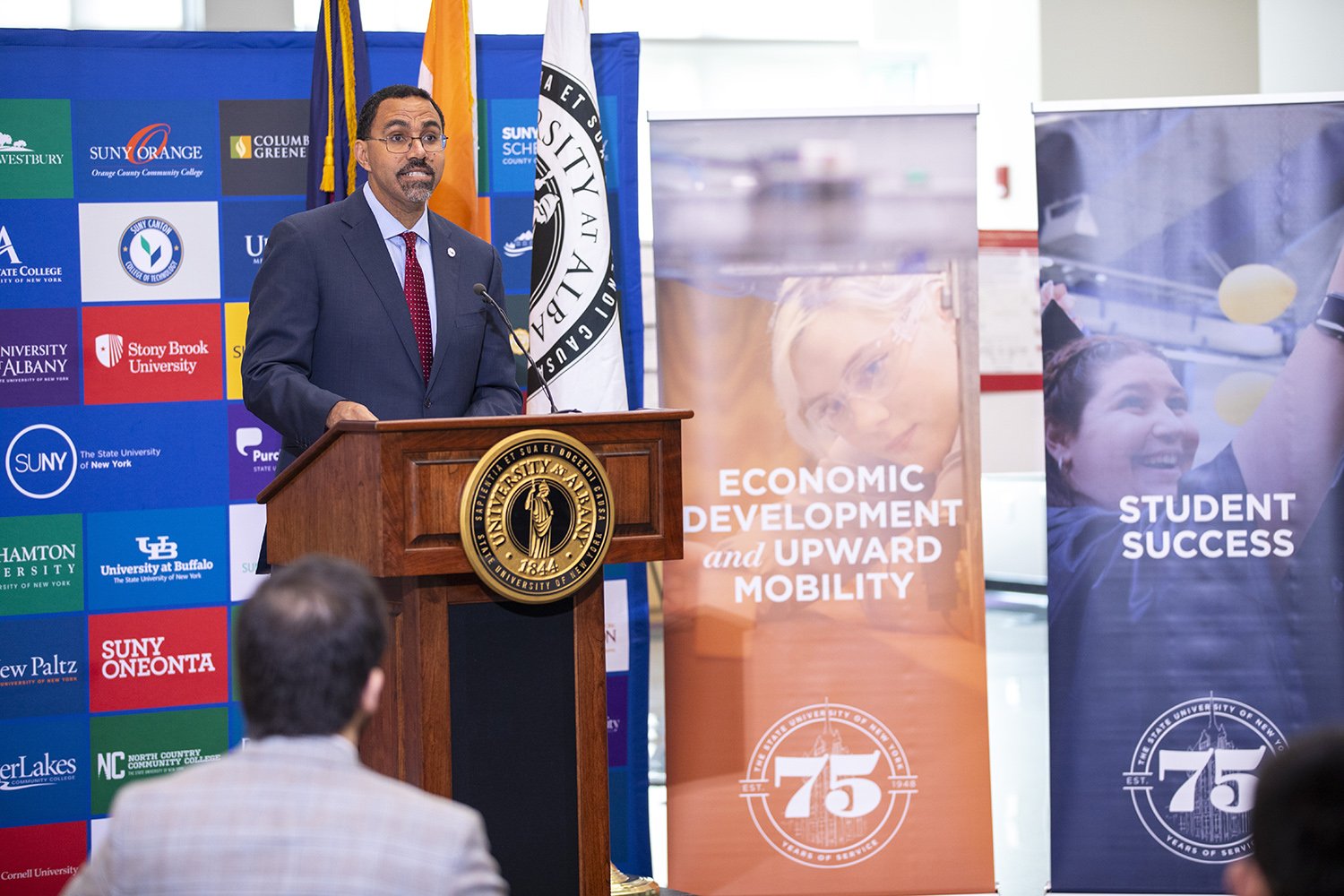 Chancellor John King speaks at the SUNY AI Symposium on Oct. 16 at ETEC. (Photo by Patrick Dodson)