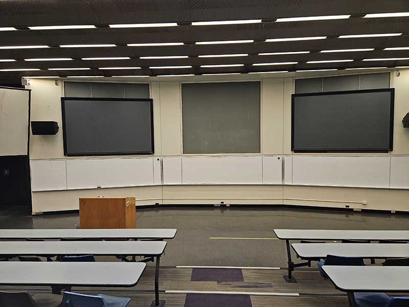 Image of the lecture center before renovation.