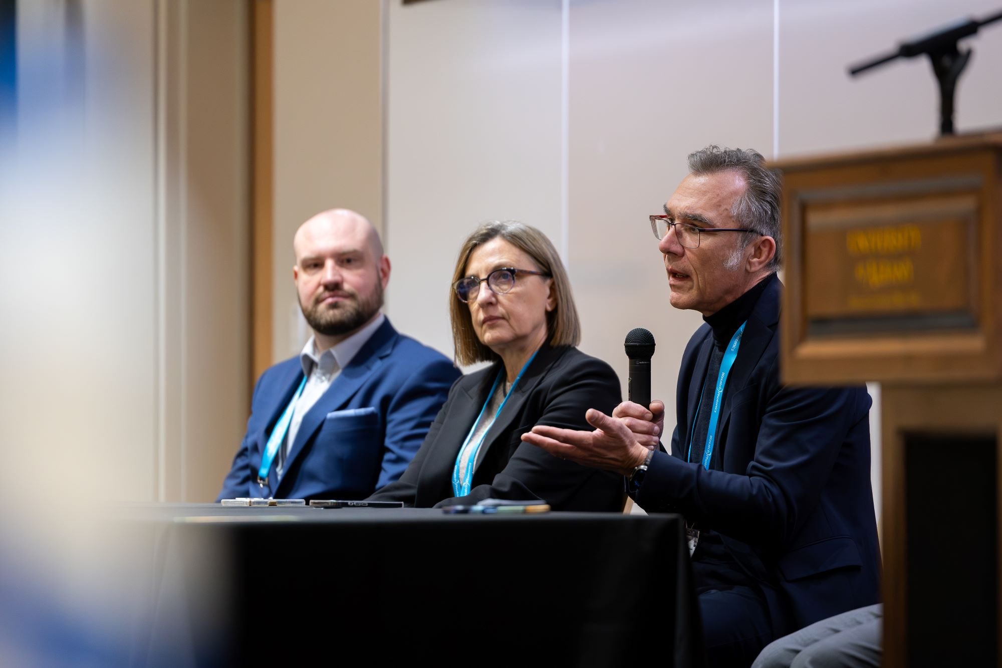 A panel discussion takes place during the International Congress on Biophotonics.
