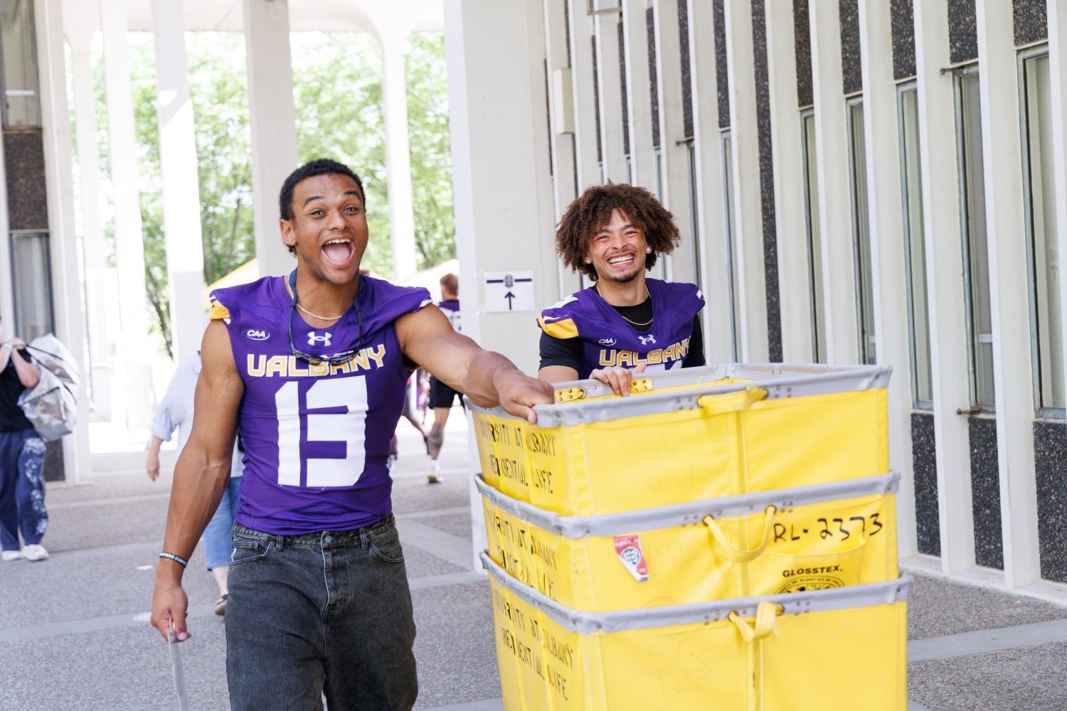 students move in