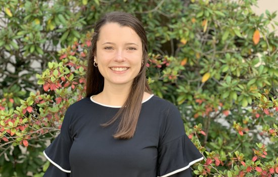 A portrait of Alyssa Pochkar.