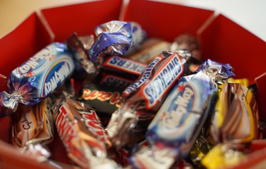 Halloween candy bars in a bowl