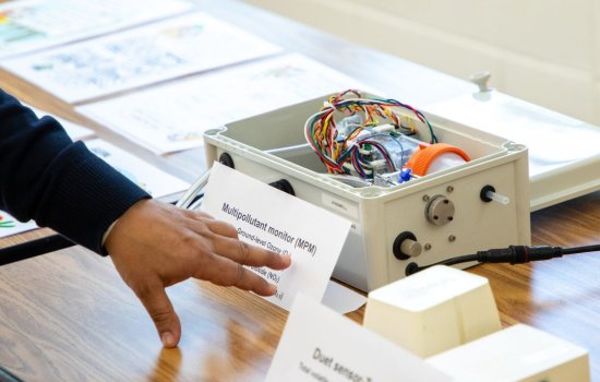 Air monitoring devices with internal wires exposed