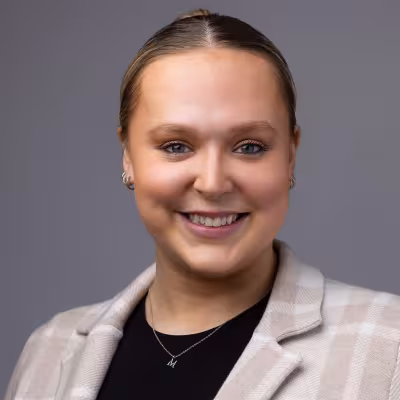 Headshot of Maggie Collins