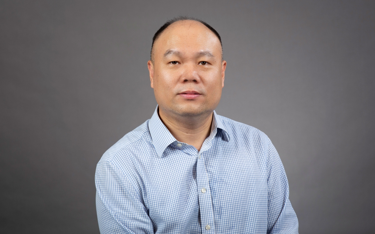 Shenglong Zhang.