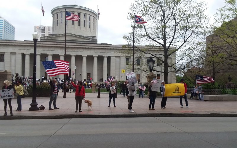 Anti-lockdown protestors stand in front of the Ohio Statehouse on May 1, 2020. (Photo: Wikimedia Commons)
