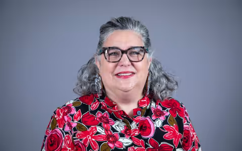 A portrait of Cate Bohn. 
