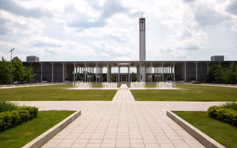 Photo of the fountain on Entry Plaza