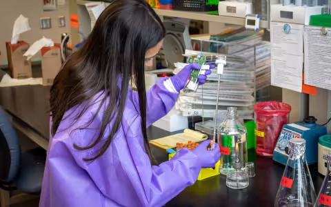 Gianna Mirabile making bacterial stock at Wadsworth