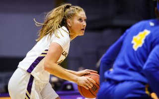 UAlbany junior guard Grace Heeps 