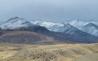 A landscape view of the the Tibetan Plateau.