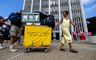 students move in to residence halls at UAlbany