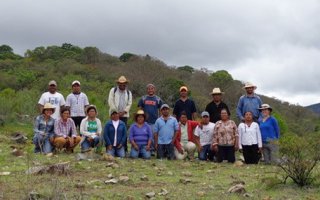 Verónica Pérez Rodríguez and field crew