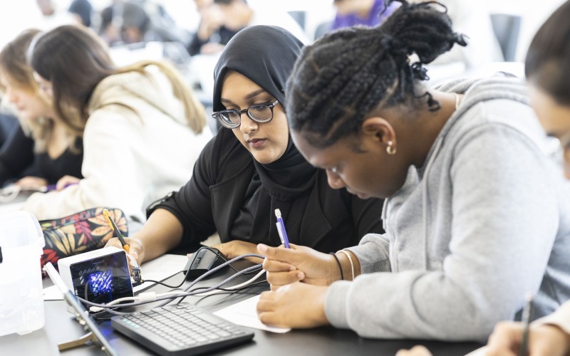 UAlbany Professor Abdullah Canbaz leads a Concepts of Artificial Intelligence class.