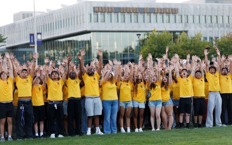 Class of 2030 gathers on Collins Circle. 