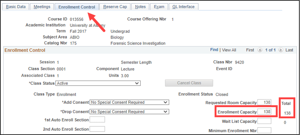 A screenshot of the PeopleSoft page, showing how to identify the enrollment capacity and total number of students enrolled in a class.