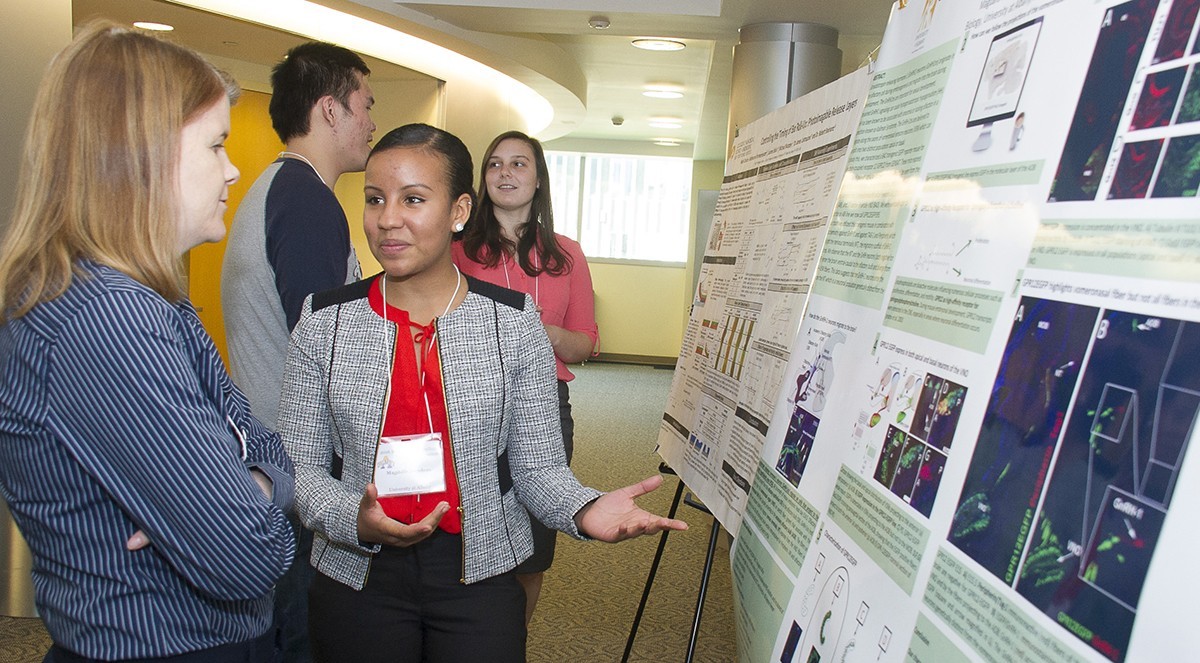RNA Institute faculty member Melinda Larsen and student