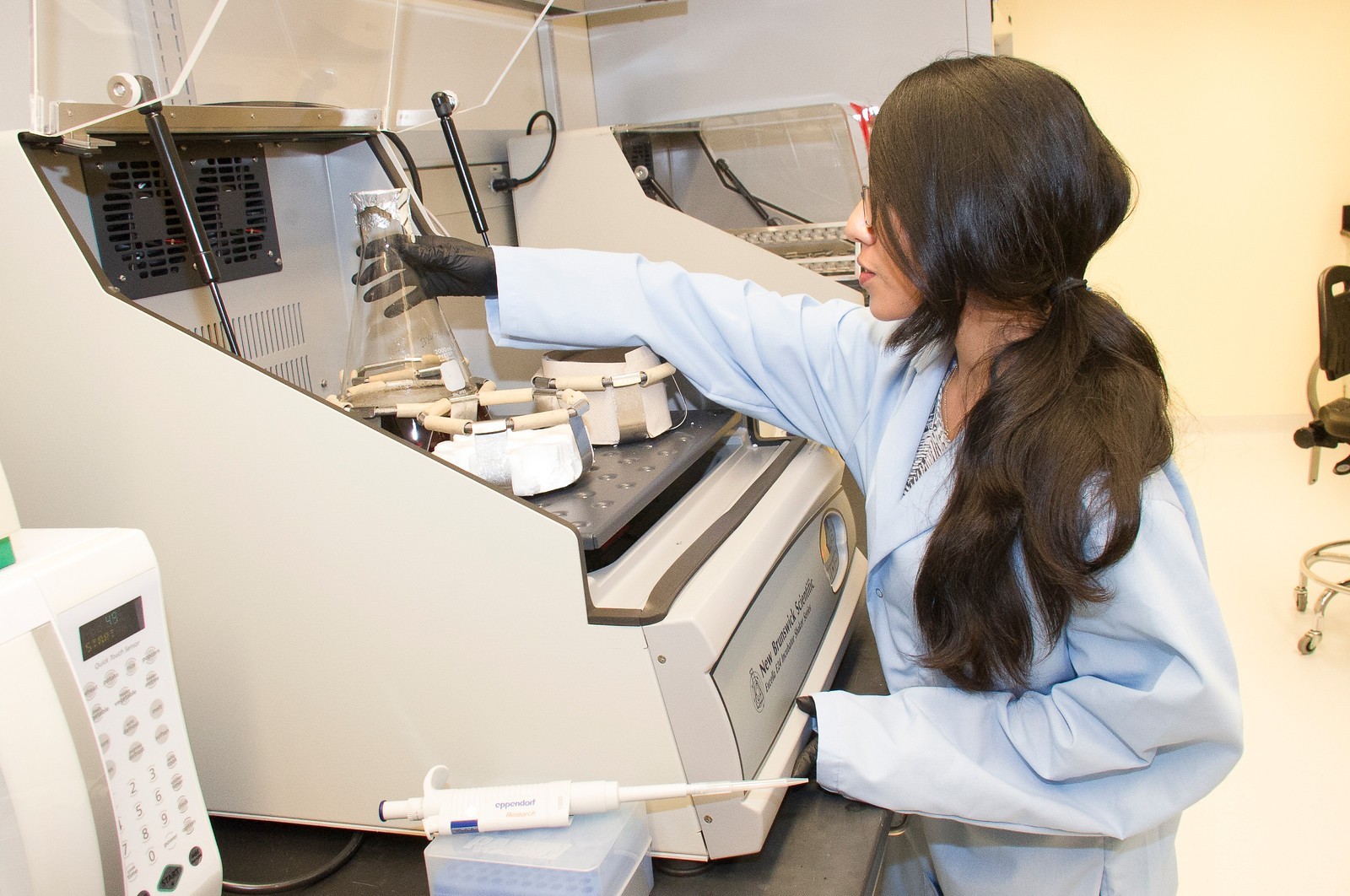 Researcher in the molecular core facility in the Life Sciences Research Building