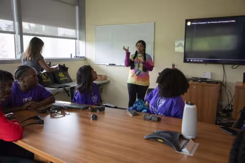 Sweta Vangaveti, research scientist and advanced computational facility manager at the RNA Institute, presents to the SPRINTER students. 