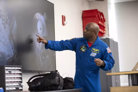 Former NASA Astronaut Leland Melvin talks to students at the College of Nanotechnology, Science, and Engineering.