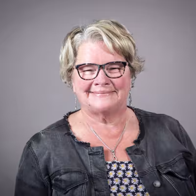 Sheri Stevens Headshot
