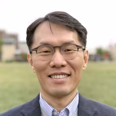 A portrait of Chanup Jeung.