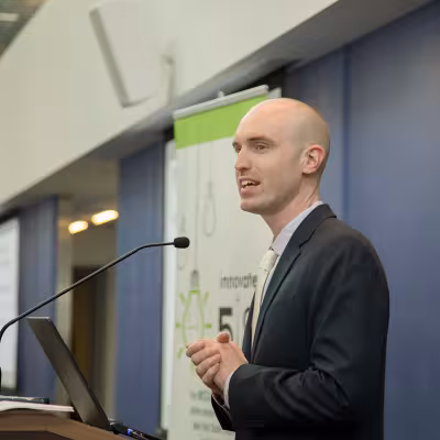 William Wales speaking at the New York State Business Plan Competition