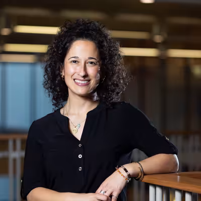 Ariela Perez-Wallach.
