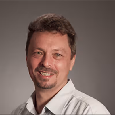 Vladimir Kuperman Headshot