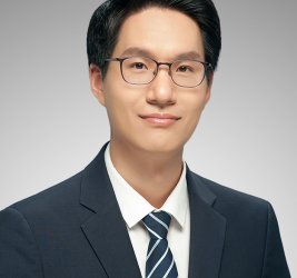 Hongseok Lee.