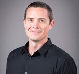 Dr. Gabriel Schlomer