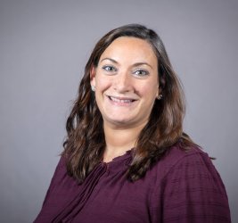 Elizabeth Crowe headshot 