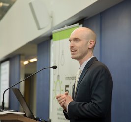 William Wales speaking at the New York State Business Plan Competition