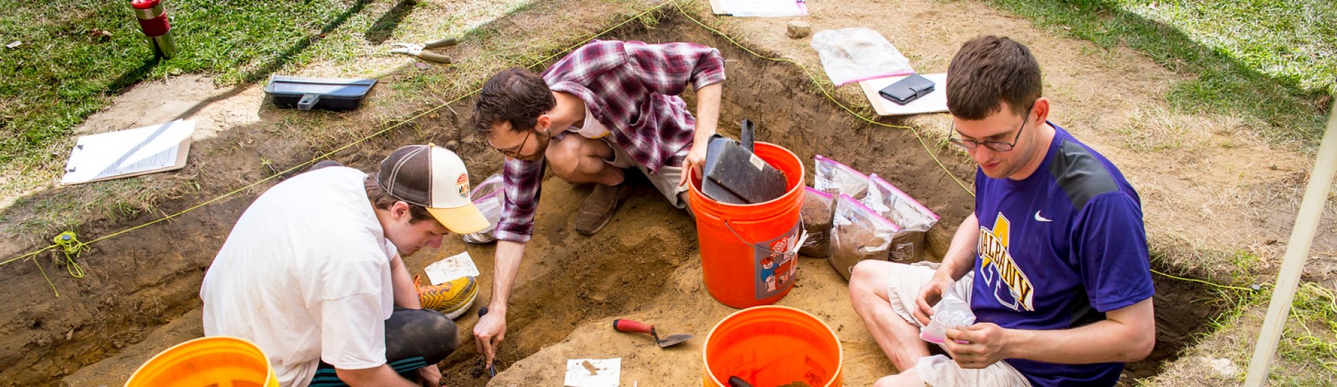 UAlbany students participate in an archaeological dig at the Ten Broeck Mansion in Albany, NY